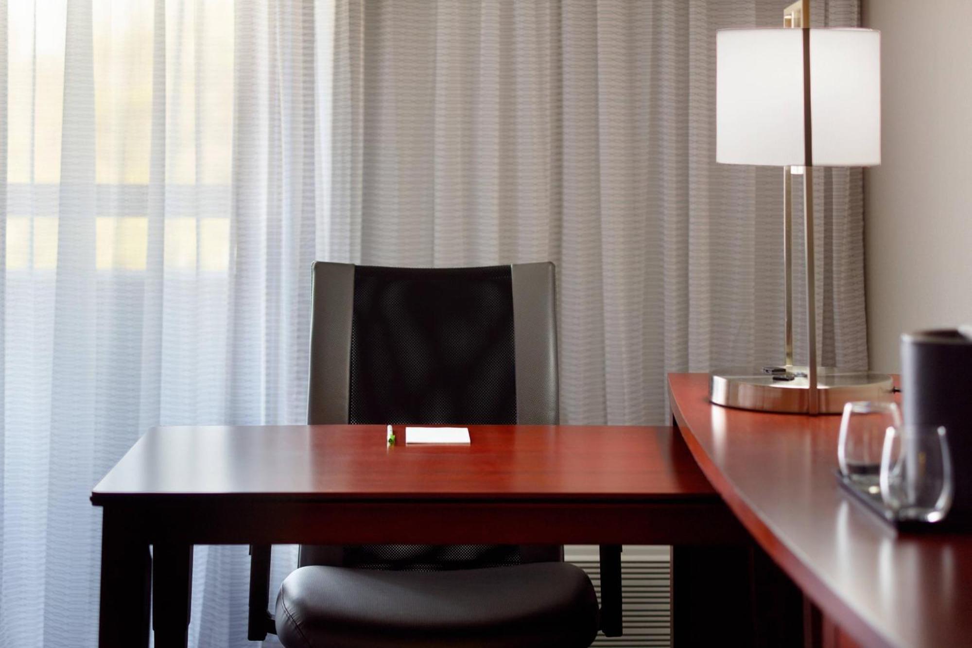 Courtyard By Marriott غرينزبورو المظهر الخارجي الصورة
