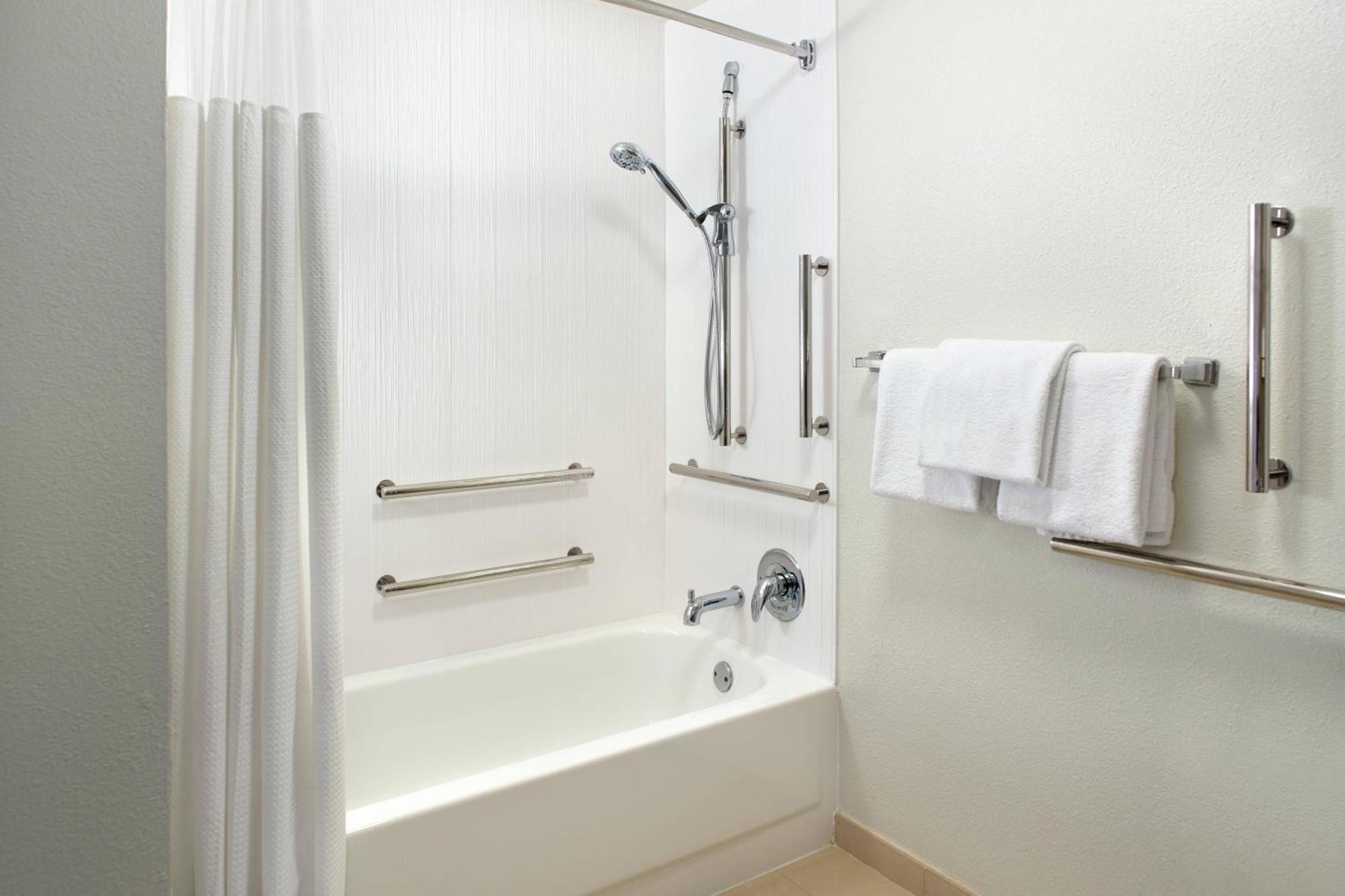 Courtyard By Marriott غرينزبورو المظهر الخارجي الصورة